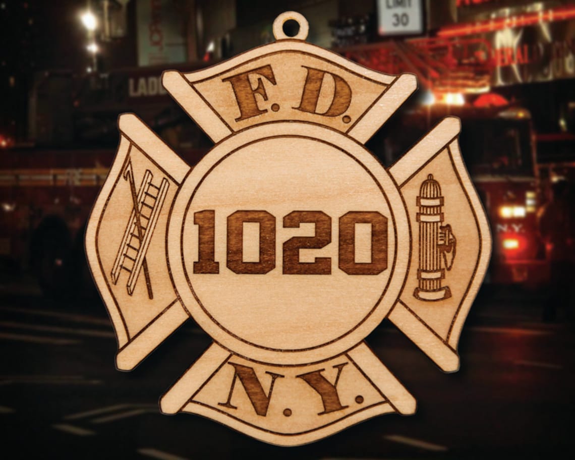 FEUER1 PARAMDEIC Fire Department City of New York Badge 11 x 9.5 cm 100 FEUER1 PARAMDEIC Fire Department City of New York Badge 11 x 9.5 cm 100