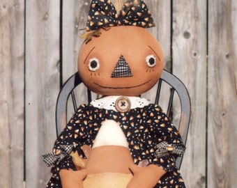 Primitive PATTERN Sitting Candy Corn Cutie