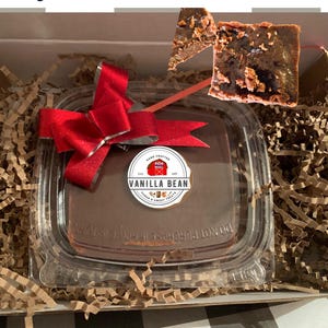 Homemade Old Fashioned Chocolate Fudge Family Recipe since 1986  FREE shipping on party pans of fudge!