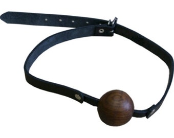 Correa de cuero Hard Wood Ball Gag / 1 5/8" Bola de madera dura maciza / Correa de cuero totalmente ajustable / por Sade Fantasy