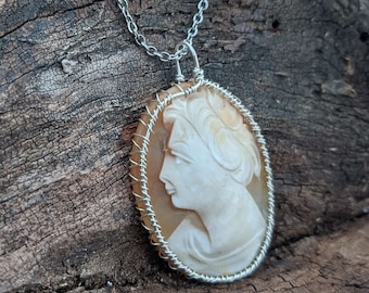 Conch shell cameo necklace