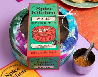 World Spice Tin with 9 Spices & Blends