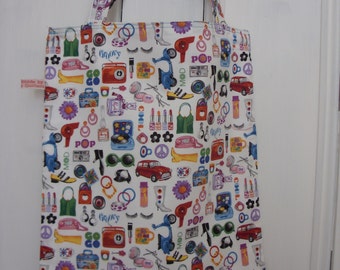 Retro tote bag with 60's iconic pictures design