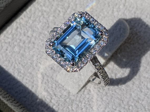 emerald cut 4 carat