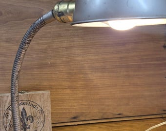 Vintage Art Deco desk accent lamp