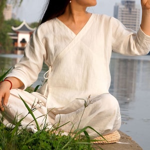 W036---Washed Linen Hanfu Top in Off-white Color,  Yoga Set, Gongfu / Kung Fu Suit, Tai Chi Suit,  Made to Order.