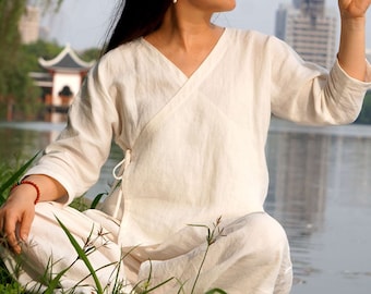 W036 --- Haut Hanfu en lin lavé de couleur blanc cassé, ensemble de yoga, costume de gongfu/kung-fu, costume de tai-chi, fabrication sur commande.