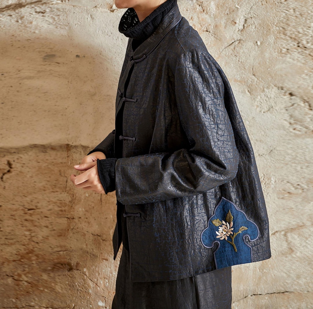 G208---cracked Mud Silk Short Chinese Jacket With Hand Embroidery