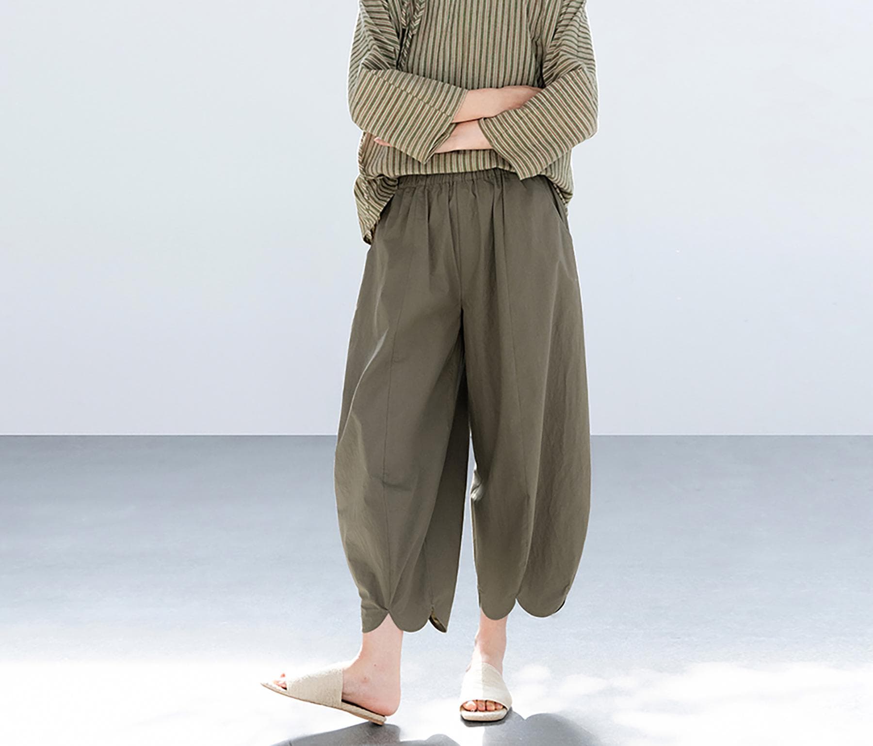 J064---japanese Poplin Paper Cotton Petal Pants in Olive Green