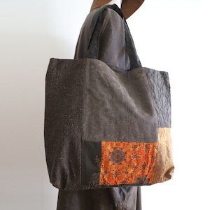 Z518---Regalo para ella, bolso de mano de patchwork Mondrian de seda Tussah de gran tamaño hecho a mano, bolso de arte, bolso de hombro, regalo para artista, listo para enviar.
