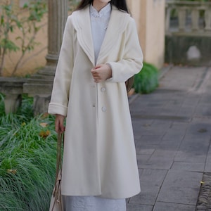 W112---Women&#39;s Wool Vinitage Victorian Coat, Ivory White Long Edwardian Coat, Girl&#39;s Wool Coat, University Teacher&#39;s Coat, Made to Order.