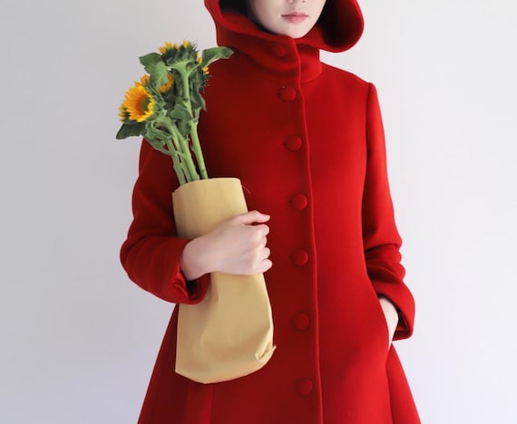 24002-レッドフード付きメリノウールコート、冬用ウールプリンセス