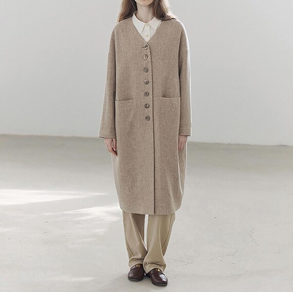 Q913---women's Elegant V-neck Wool Long Coat in Oatmeal Color