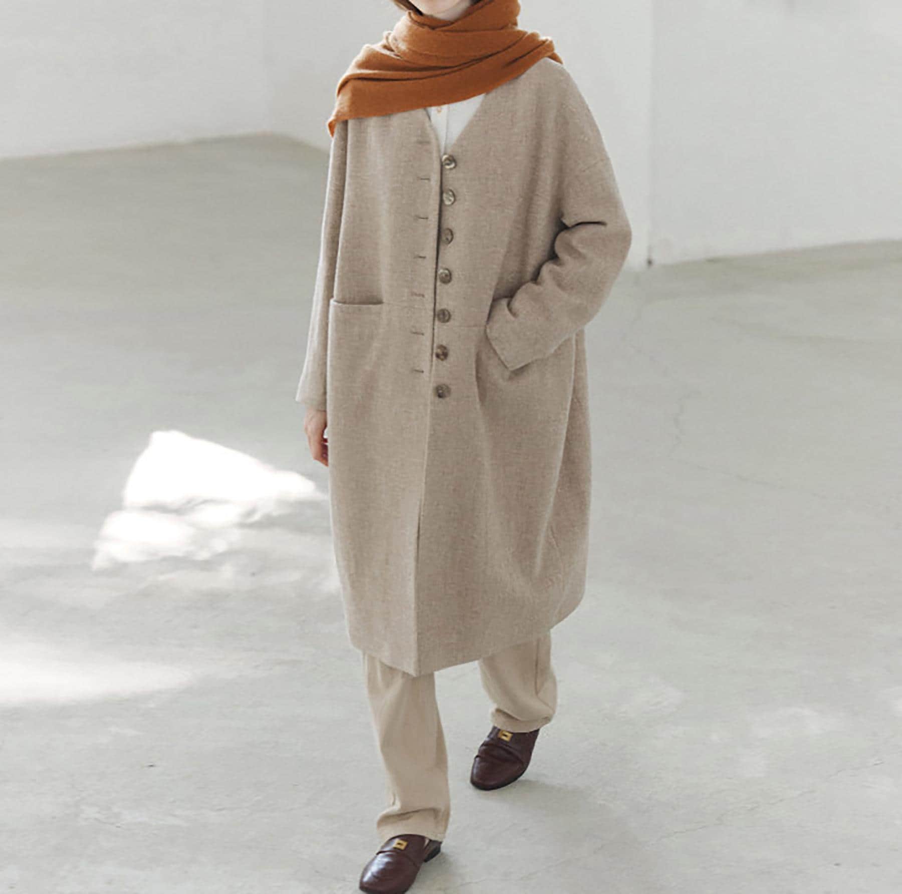 Q913---women's Elegant V-neck Wool Long Coat in Oatmeal Color