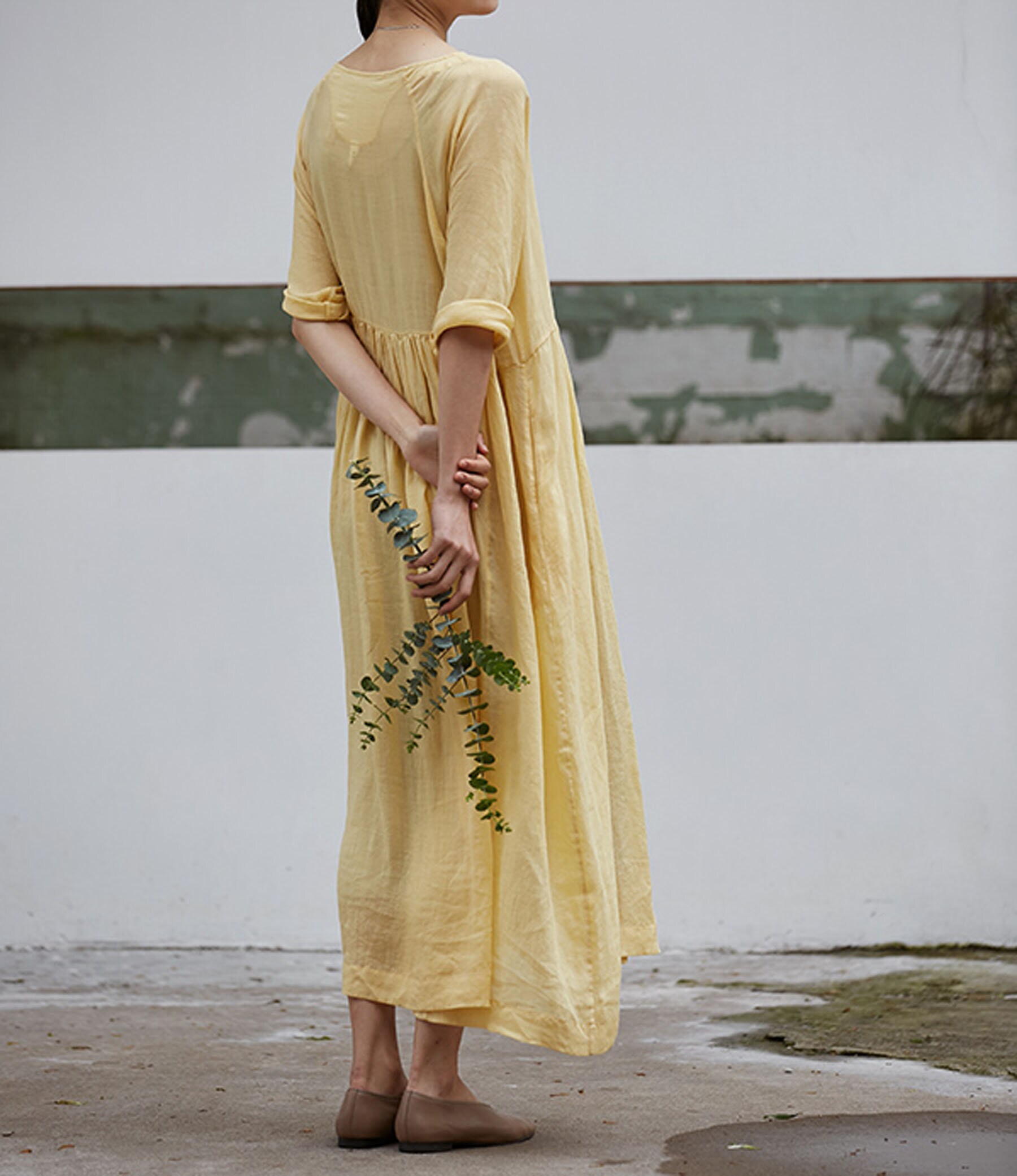 Sleeveless_embroidered_tiered_