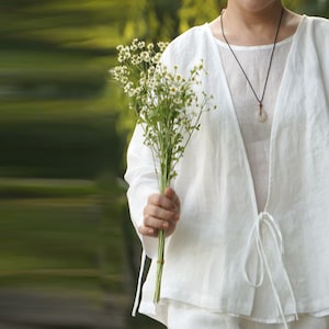 W040---Linen Meditation Clothes  / Hanfu Top in White Color, Zen Clothing, Made to Order.