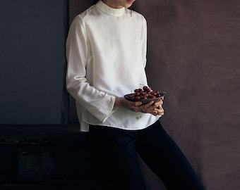 E018 --- Witte moerbeizijde Habutae opstaande kraag top, T-shirt, shirt, damesblouse met lange mouwen