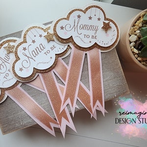 Corsage pour baby shower | Épingles de baby shower pour la famille | Épingles de baby shower à porter par les invités | Petite étoile scintillante | Lune et étoile |