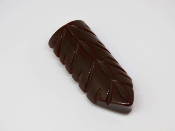 1930s Chocolate Brown Carved Bakelite Dress Clip … - image 3