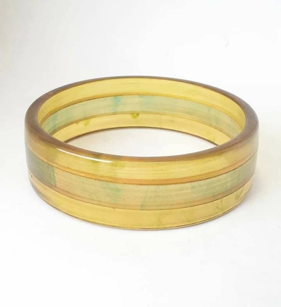 1930s Laminated Prystal Bakelite Bangle Chartreuse