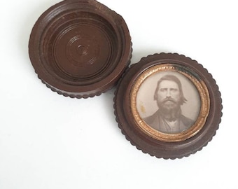 Late 1800s Oreo Union Case Mother of Pearl Thermoplastic Picture Case with Gentlemans Photograph Triple Layer Beaded Edge Hatched Design