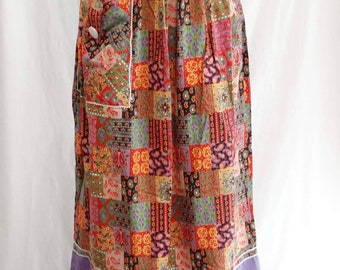 1970s Boho Prairiecore Paisley Print Maxi Skirt With Ric Rac Trim Pockets 23 Waist