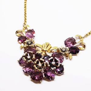 1940s Coro Purple Amethyst Glass Rhinestone Flower Necklace Bows Flowers Gold Choker