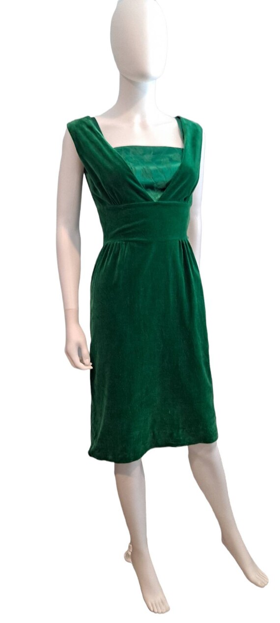 1960s Green Velvet Cocktail Dress - image 3