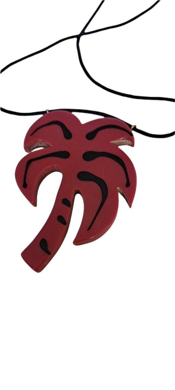 Red and Black Bakelite Palm Tree Pendant Necklace… - image 1