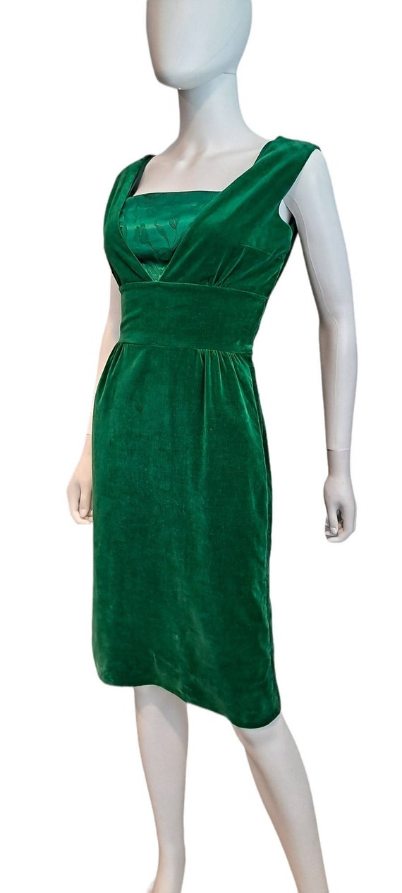 1960s Green Velvet Cocktail Dress - image 8