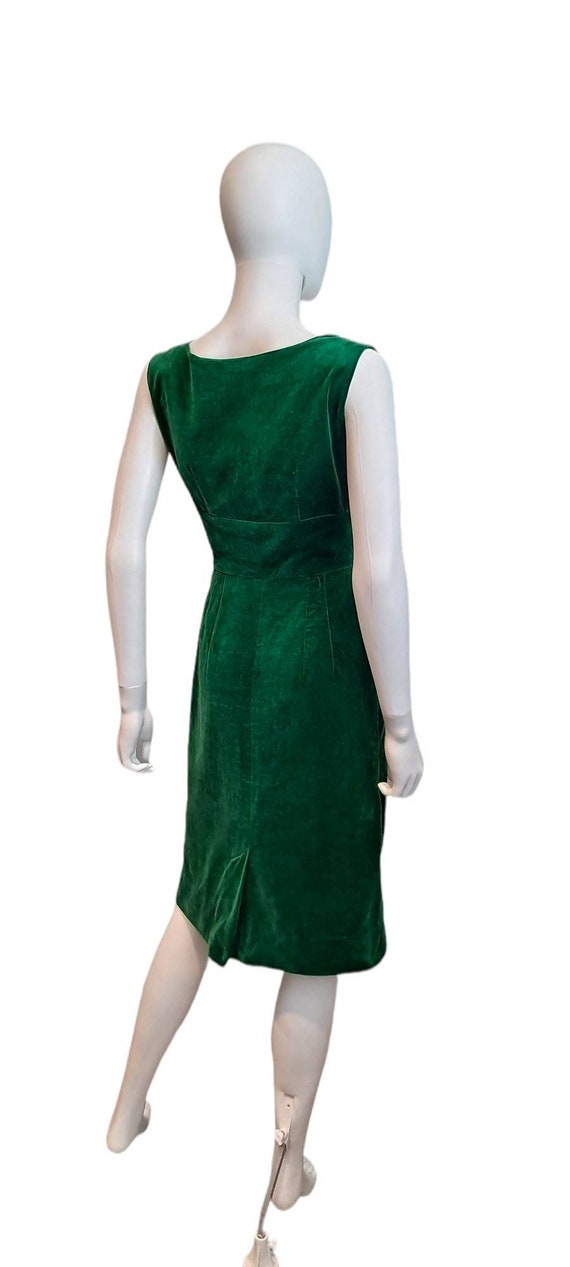 1960s Green Velvet Cocktail Dress - image 9