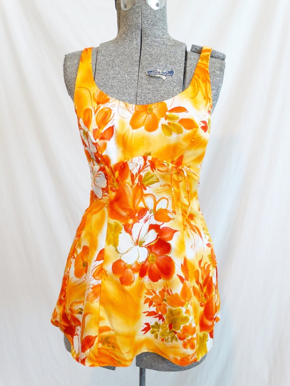 1960s Paradise Hawaii Hawaiian Print Swimsuit Top