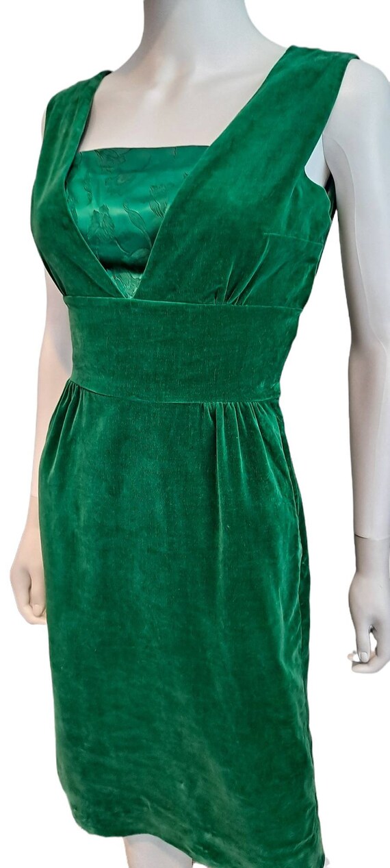 1960s Green Velvet Cocktail Dress - image 4