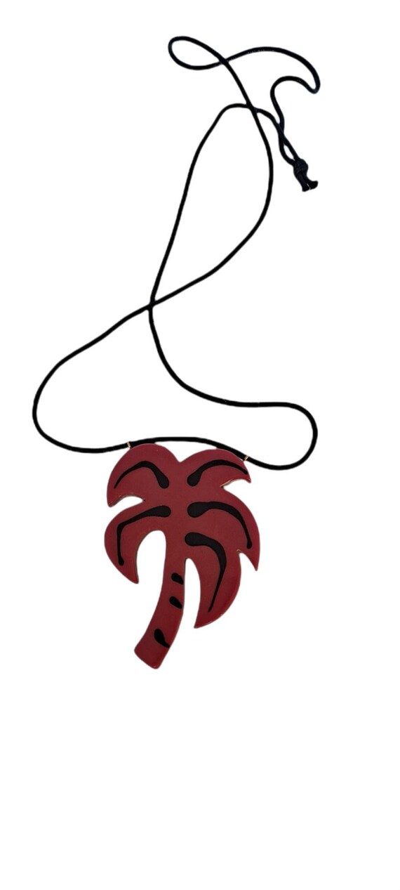 Red and Black Bakelite Palm Tree Pendant Necklace… - image 5