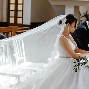 Voile de mariée en dentelle complète pour mariage, voile de mariée en dentelle, voile de mariée doux en dentelle blanche ivoire, voile de mariée longueur chapelle cathédrale du bout des doigts