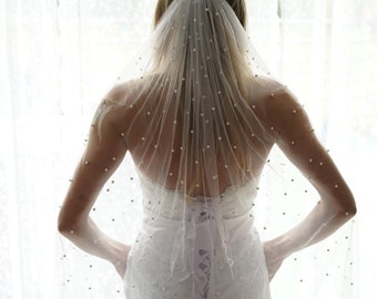 Scattered Pearl Veil, Pearl Wedding Bridal Veil white, ivory Modern Pearls bridal Modern Cathedral Long Veil length veil with Pearls