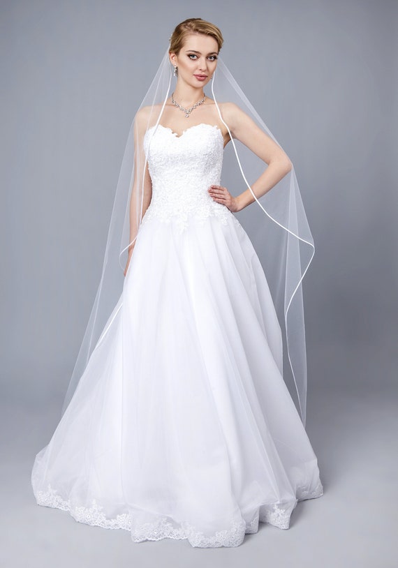 Elegant Tulle Ivory Wedding Veil With Ribbon Edge Elegant Tulle Ivory Wedding Veil With Ribbon Edge