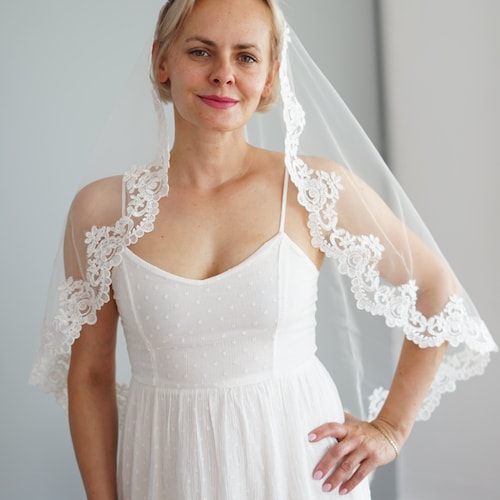 Voile De Mariée Mantille Longueur Bout Des Doigts (125cm) – Dentelle, Ivoire, Soie