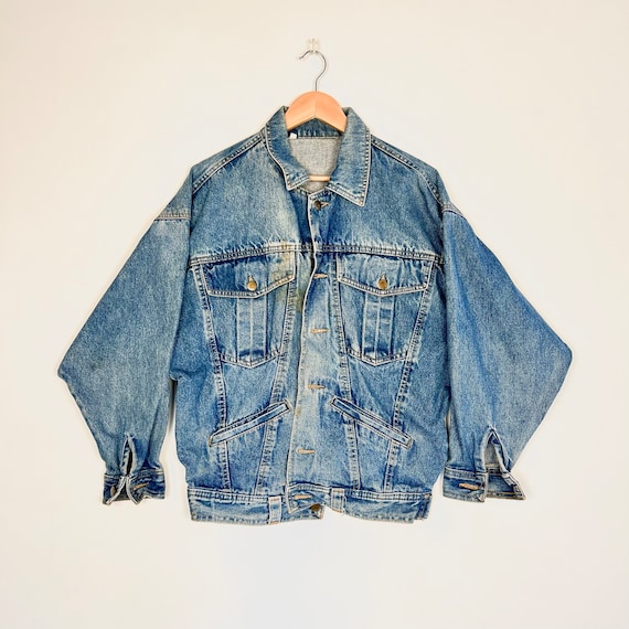 PORTERHOUSE TRUCKER JACKET IN VINTAGE BLUE DENIM