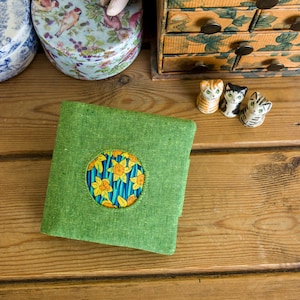 Liberty Print Sewing Kit: Essex Linen Travel Case with Daffodils