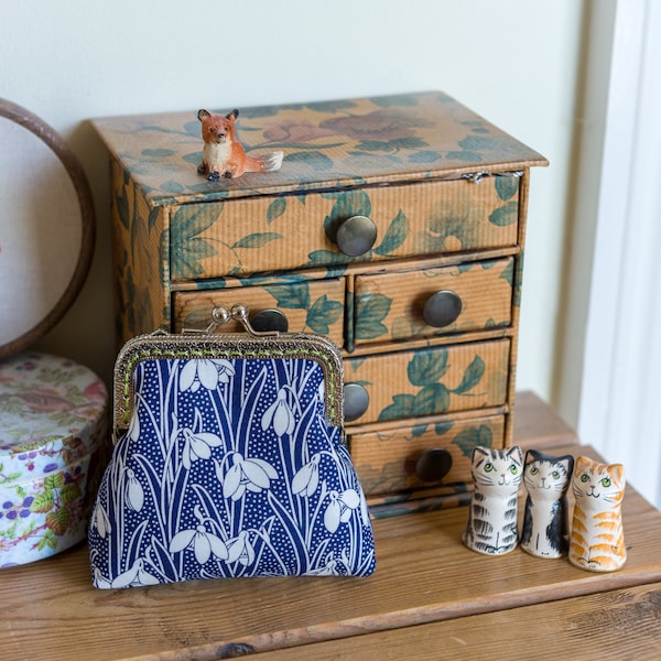 Liberty Print Coin Purse: Snowdrop Cotton, Hand Stitched Frame