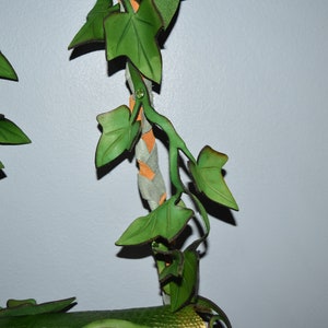 Poison ivy leather purse - ivy costume - green purse - custom order image 6