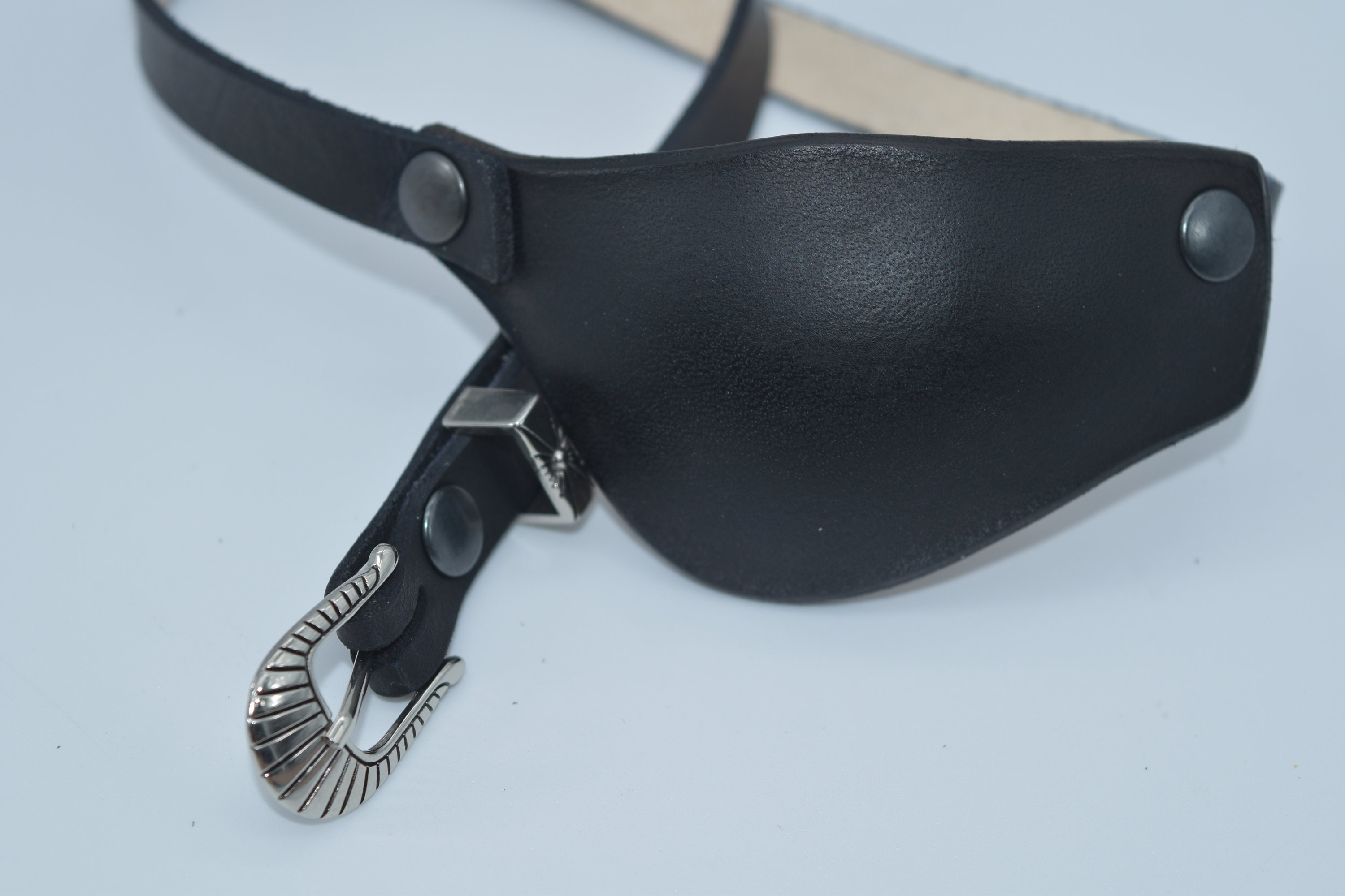 Ergonomic Leather Eye Patch With Adjustable Buckle for