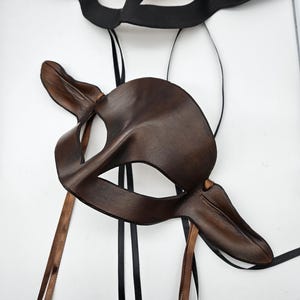 Masque en cuir de biche ou de cerf pour homme et femme - disponible maintenant