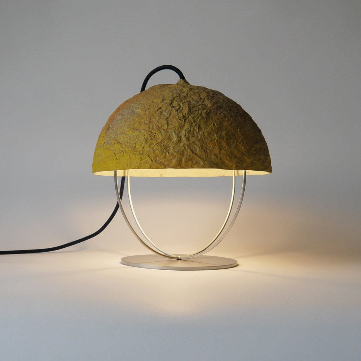 Lampe de Chevet en Abat-Jour Papier Mâché et Acier - Bellota Yellow -