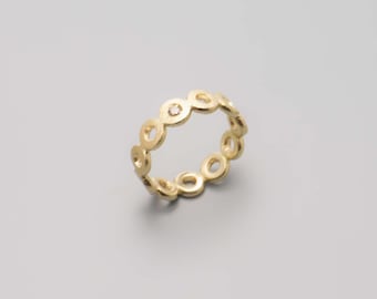 Ring circles in gold with diamant