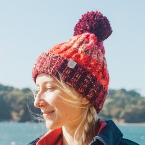 Red bobble hat uk cheap