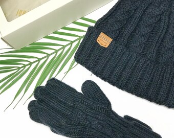 womens bobble hat and gloves