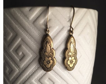 Gold Art Nouveau earrings. Vintage style. Romantic floral earrings. Vintage Gold Art Nouveau bridal earrings. Gold Art Deco style earrings.