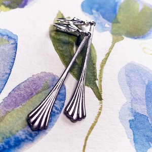Vintage silver Art Deco earrings. Romantic Art Nouveau earrings. Vintage silver earrings. Vintage style dangle earrings. Unique gifts. Chic.